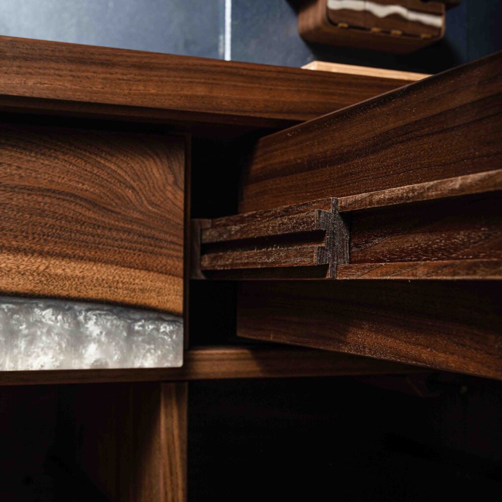 Meisterstück von Jannik Otte: White River – geöffnete Schublade