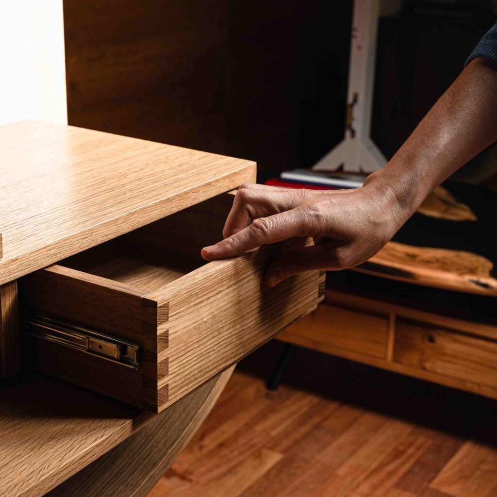 Der Taschenleerer von Karen Warnick – offene Schublade