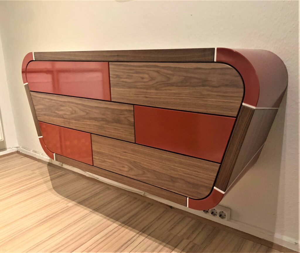 Kommode aus Nussbaum und Corian