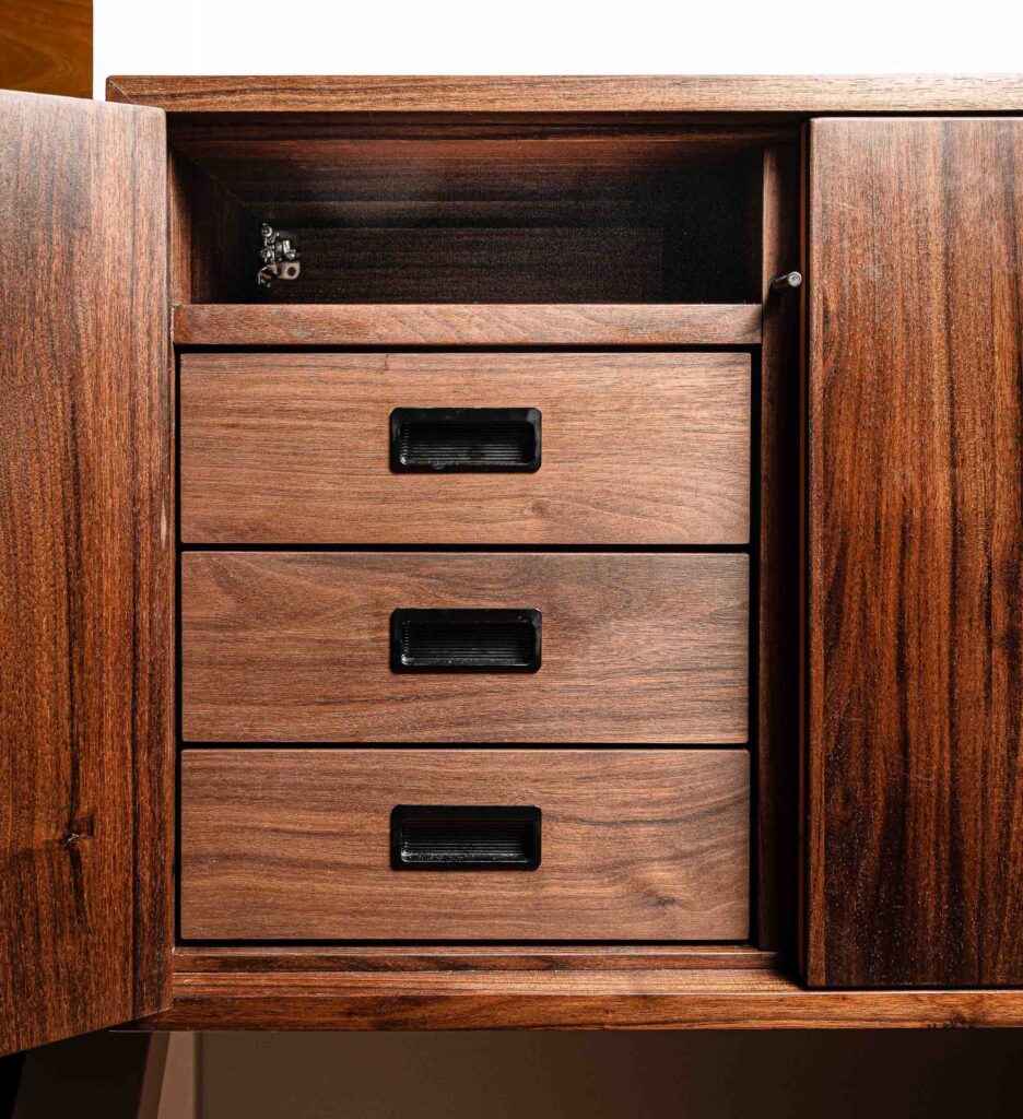 Sideboard MinJa von Simon Olschewski – Schubladen