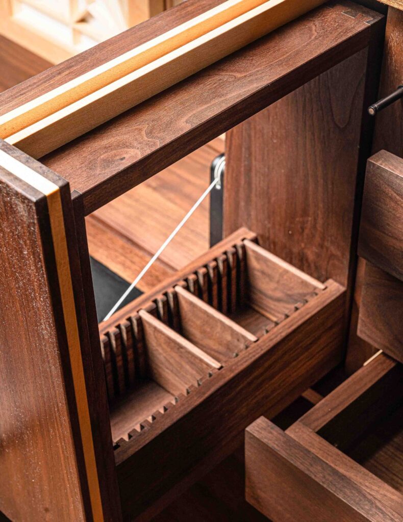 Sideboard MinJa von Simon – offene Schublade